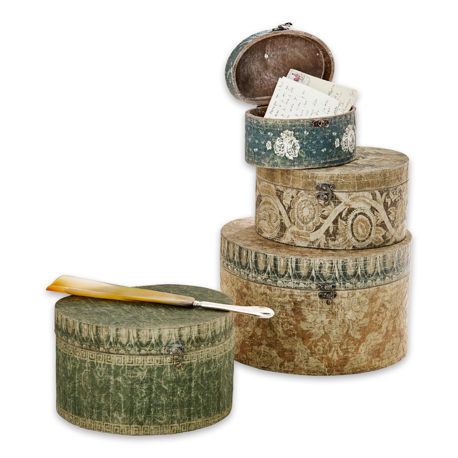 Box set van 4 Talais Set van vier ronde decoratieve dozen in groen-beige met metalen sluitingen in vintage stijl