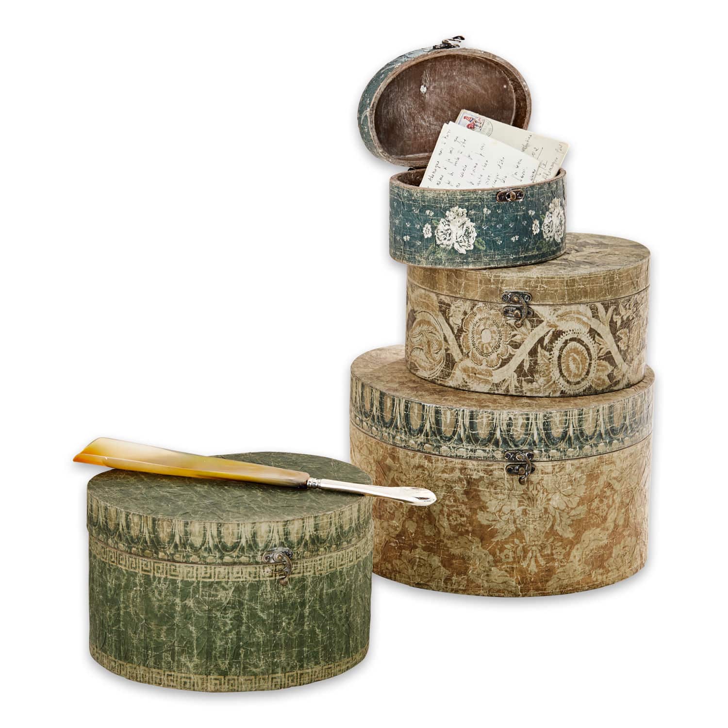 Box set van 4 Talais Set van vier ronde decoratieve dozen in groen-beige met metalen sluitingen in vintage stijl