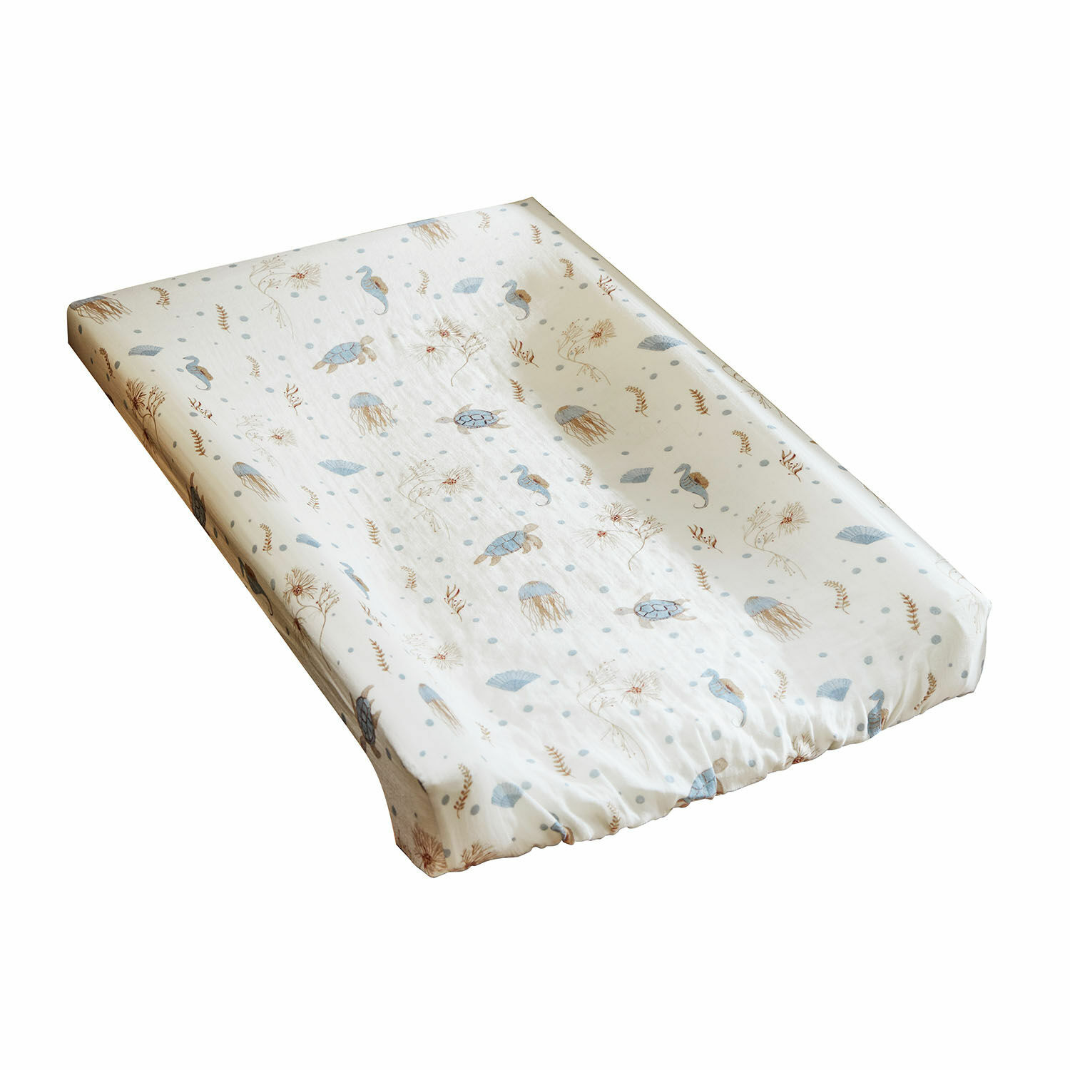 Hoes voor aankleedkussen Tinkertop Katoenen aankleedkussenhoes met maritiem patroon van schildpadden en kwallen in blauw
