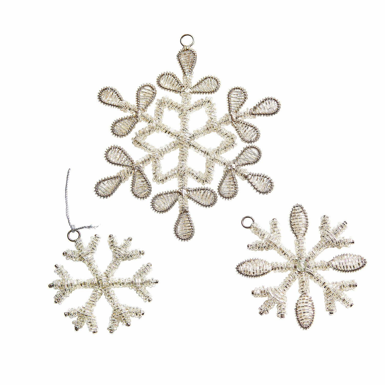 Hanger set van 3 Skadi Set van drie kerstversieringen in sneeuwvlokvorm van transparante kralen en zilverdraad